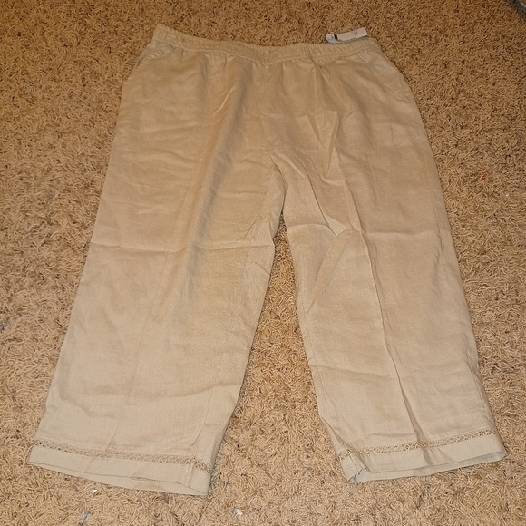 Emily Daniels Women's Stone Linen Blend W/Faggoting Capris - Picture 2 of 10
